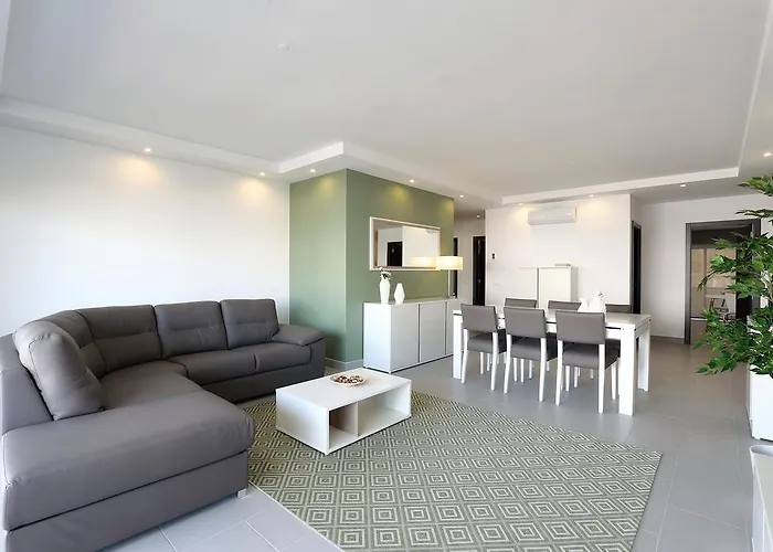 Original 3 Bedroom Downtown * Αλμπουφέιρα