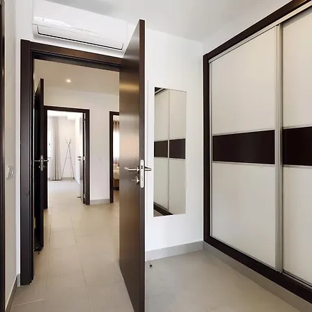 Original 3 Bedroom Downtown *