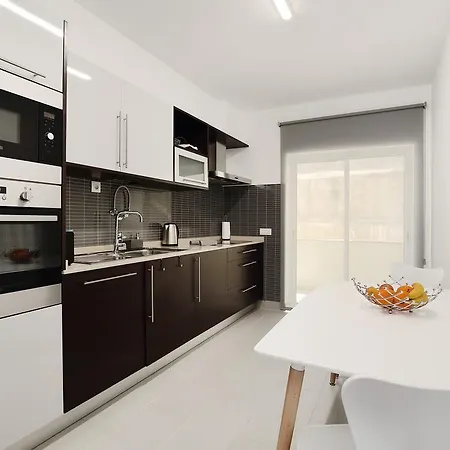 Original 3 Bedroom Downtown Apartmán