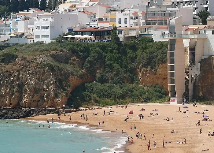 Original 3 Bedroom Downtown * 阿尔布费拉