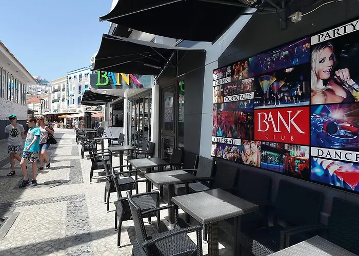 Original 3 Bedroom Downtown Apartamento *