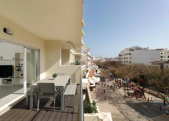Original 3 Bedroom Downtown Appartamento Albufeira