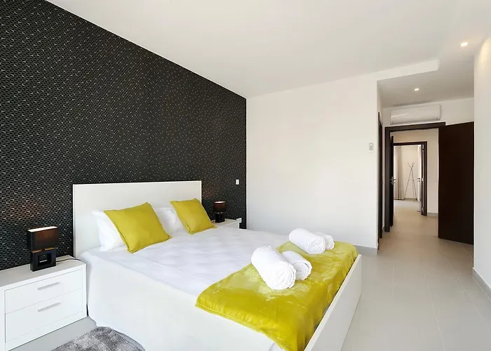 Original 3 Bedroom Downtown