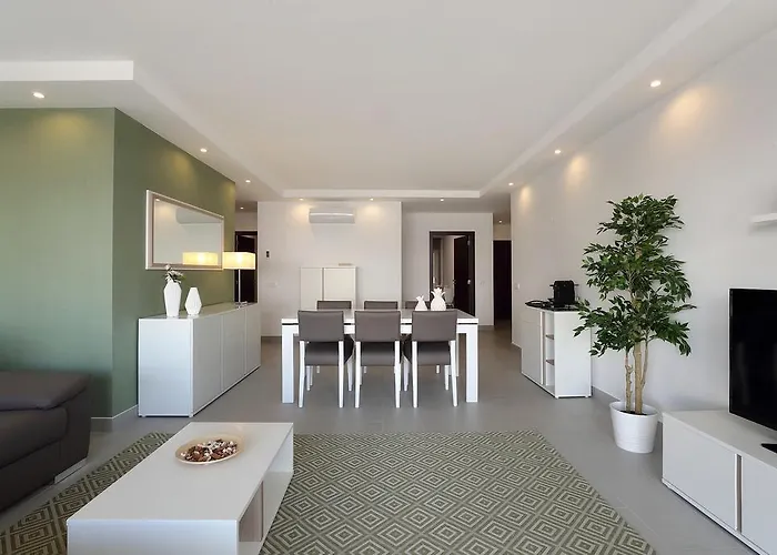 Original 3 Bedroom Downtown